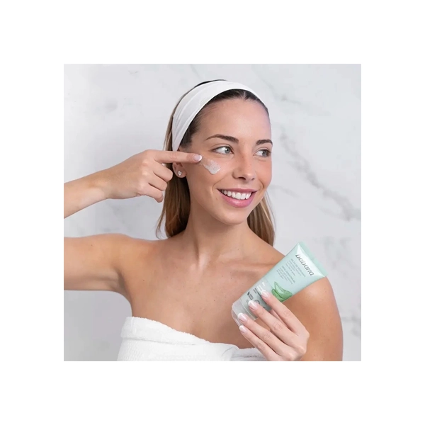 ژل اسکراب لایه بردار صورت باباریا